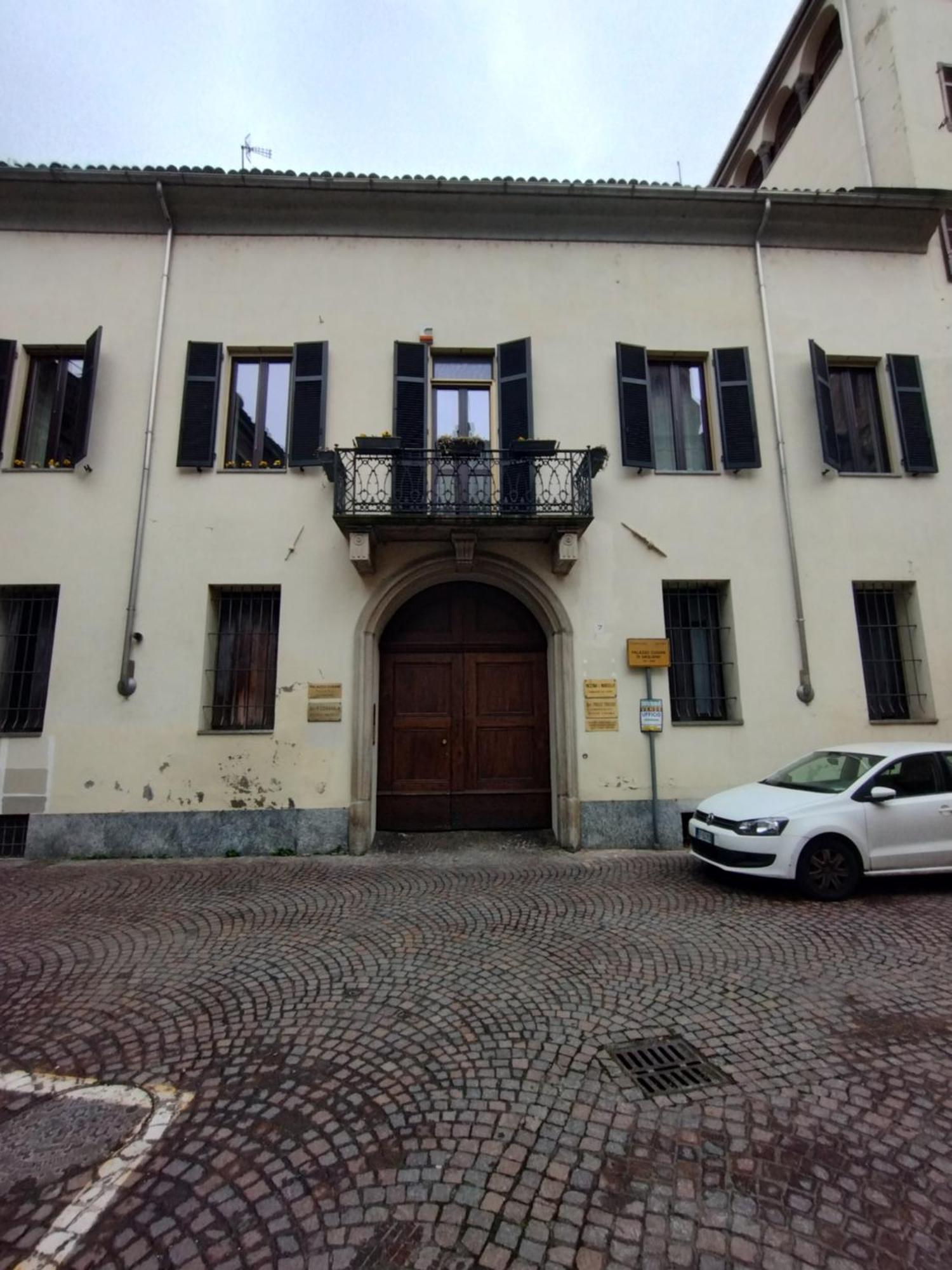 Palazzo Cusani Charming Rooms Vercelli Esterno foto