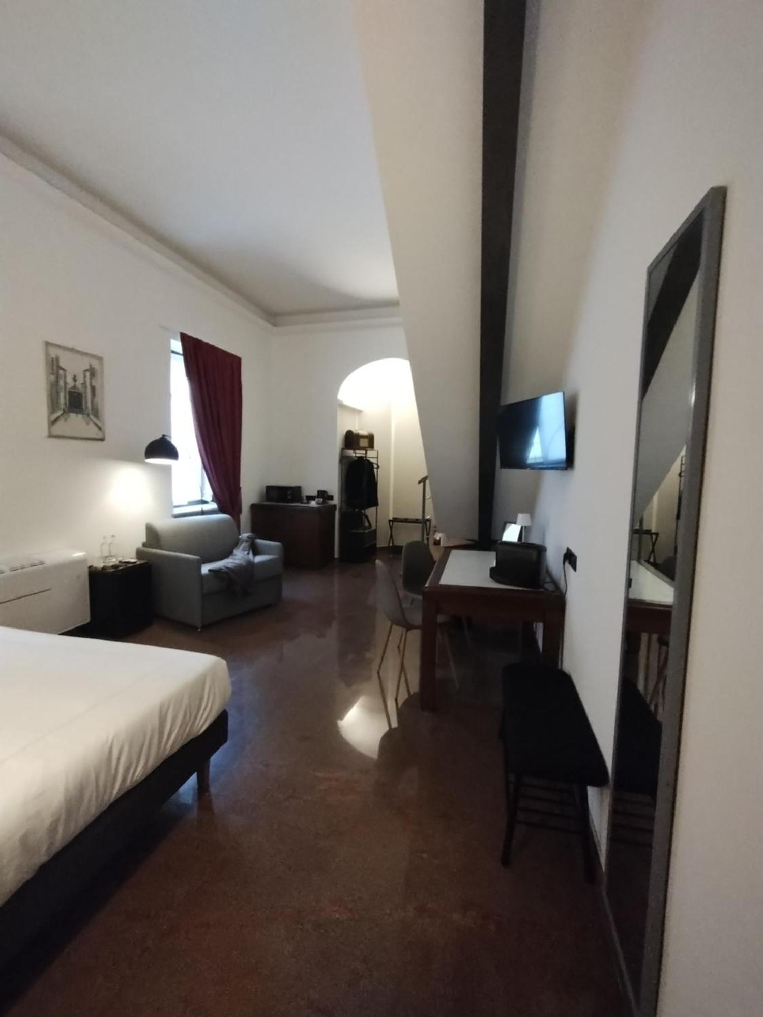 Palazzo Cusani Charming Rooms Vercelli Esterno foto
