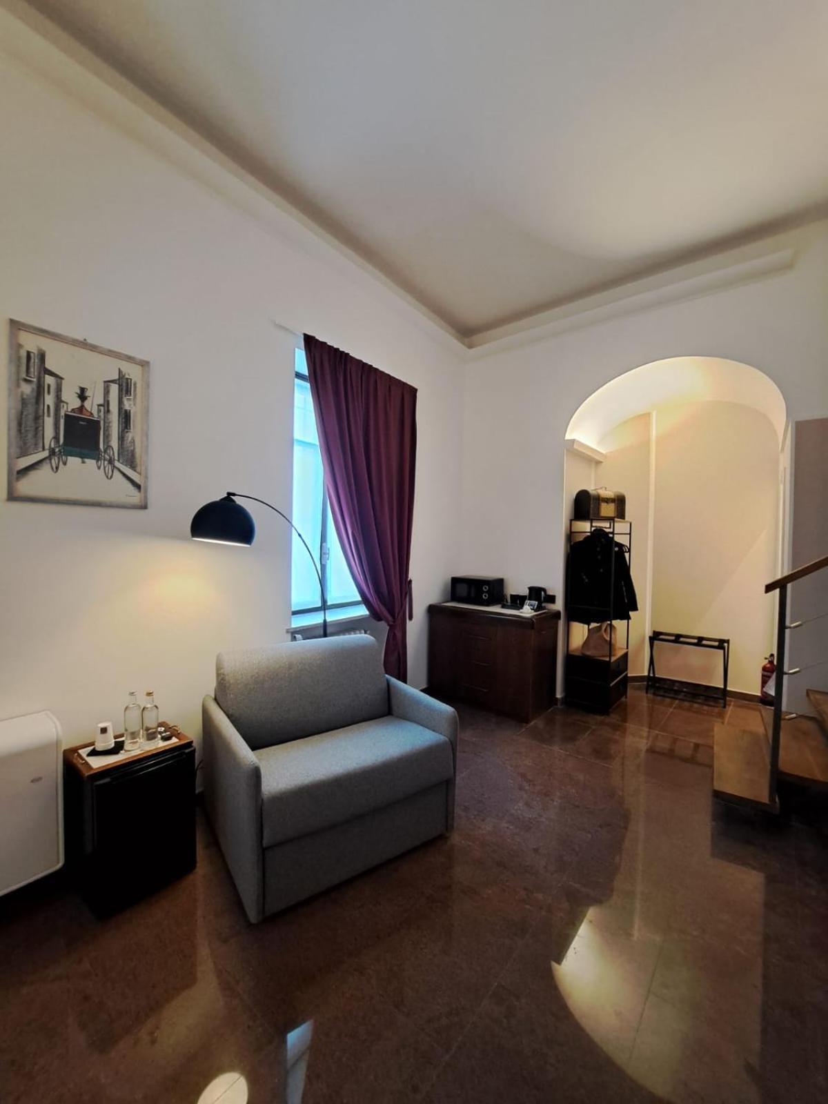Palazzo Cusani Charming Rooms Vercelli Esterno foto